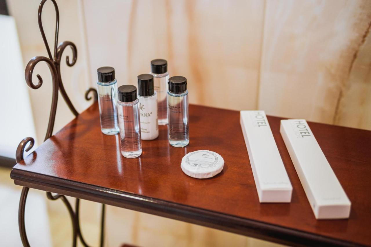 Leon Boutique Hotel Sohum Dış mekan fotoğraf