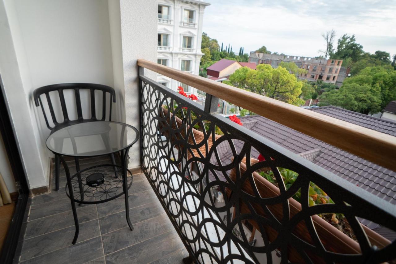 Leon Boutique Hotel Sohum Dış mekan fotoğraf