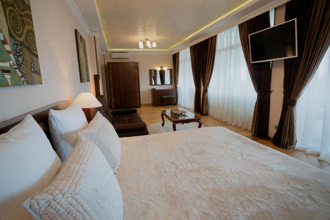 Leon Boutique Hotel Sohum Dış mekan fotoğraf